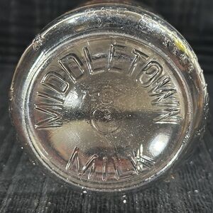 Vintage NY Middletown Milk & Cream Co. 1 Quart Milk Bottle